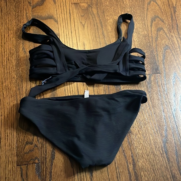 BECCA Black Bikini Set - Size Medium - Picture 3 of 4